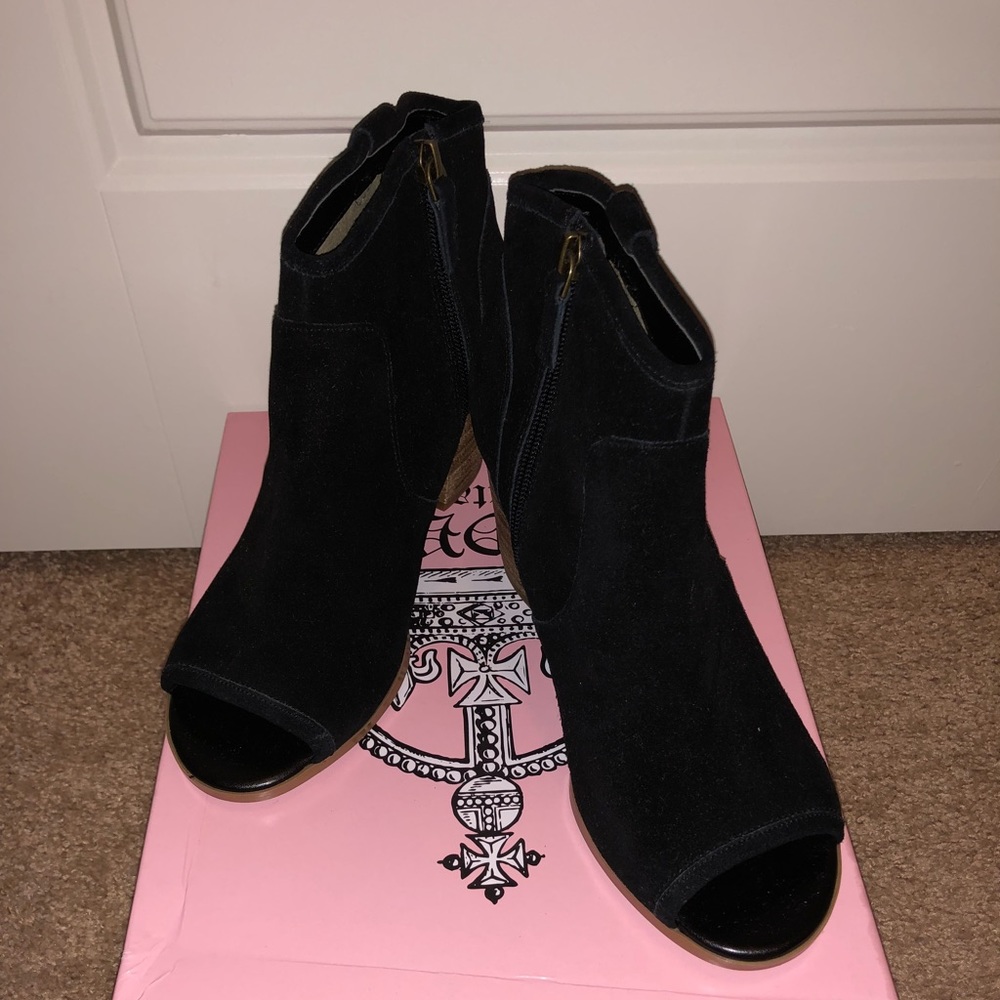 DSW black heeled booties, never been worn